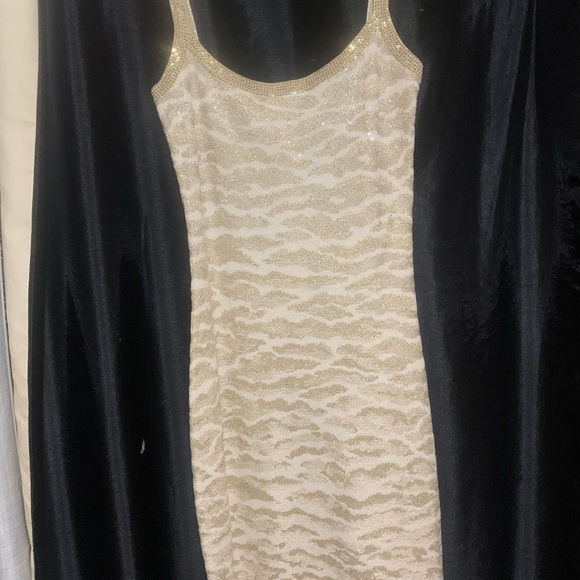 St John Dress - Picture 6 of 6